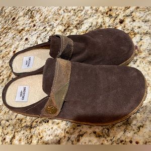 Like New Earth Origins Women’s Clogs Size 10 Brown Suede Fabric with Grommet